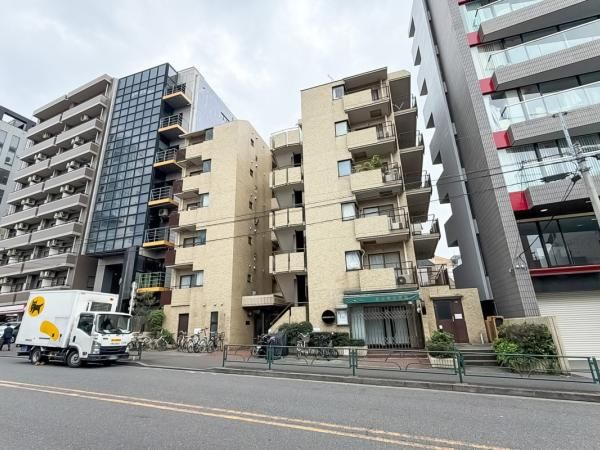 2LDK Apartment for Sale in Ebisu, Shibuya, Tokyo - 52.38m² - Thumbnail 4