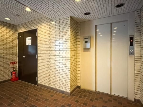 2LDK Apartment for Sale in Ebisu, Shibuya, Tokyo - 52.38m² - Thumbnail 2