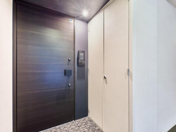 2LDK Apartment for Sale in Kojimachi, Chiyoda, Tokyo - Thumbnail 3