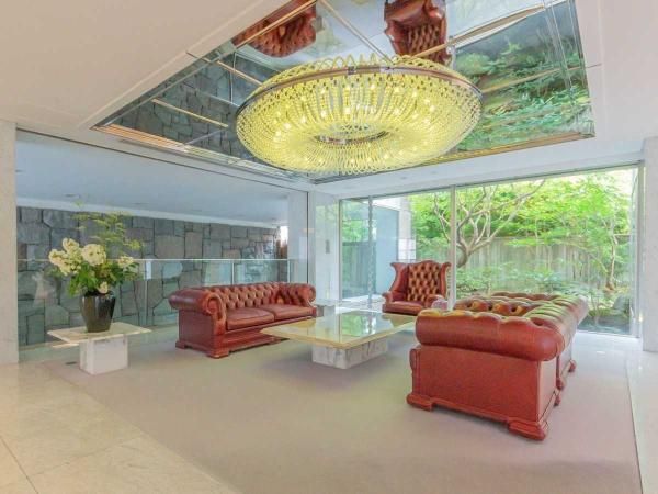 259.72m² 3LDK+S+WIC Apartment in Shirokane, Minato, Tokyo - Thumbnail 3