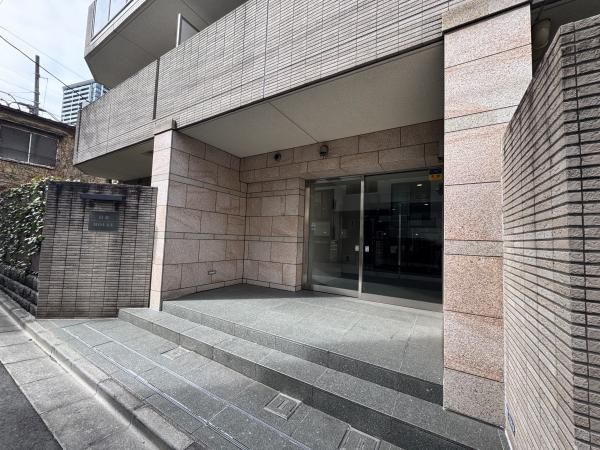 2LDK Apartment for Sale in Shirokane, Minato-ku, Tokyo - Thumbnail 4
