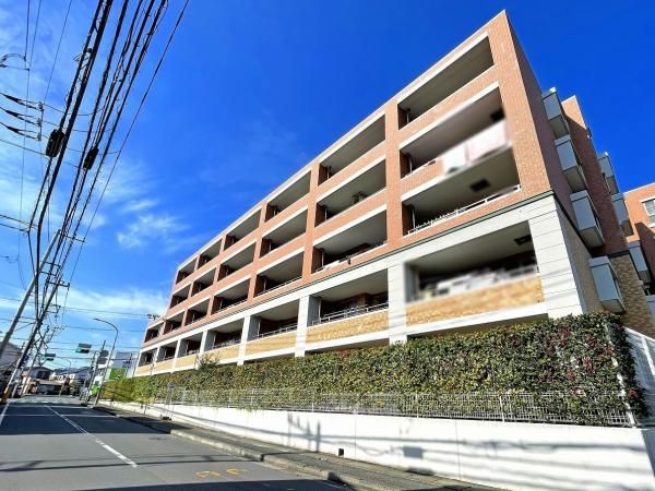 3LDK Apartment for Sale in Midori-ku, Yokohama with Private Garden - Thumbnail 2