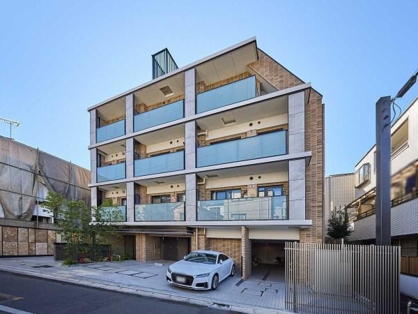 1LDK Apartment with Private Garden in Shibuya, Tokyo - Thumbnail 3