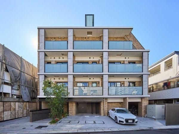 1LDK Apartment with Private Garden in Shibuya, Tokyo - Thumbnail 2