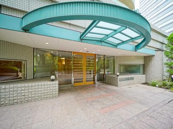 Renovated 2LDK Apartment in Gate City Osaki South Park Tower, Shinagawa - Thumbnail 2