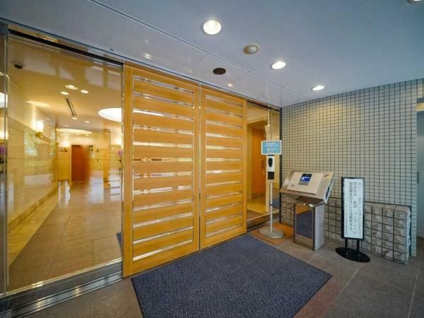 Renovated 2LDK Apartment in Gate City Osaki South Park Tower, Shinagawa - Thumbnail 4