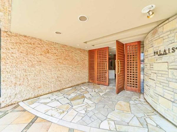 Renovated 2LDK Apartment in Higashi-Oi, Shinagawa, Tokyo - Thumbnail 4