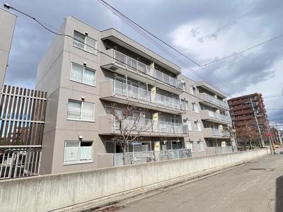 2LDK Apartment for Sale in Sapporo Nishi Ward 68.67sqm — Apartment, Nishi, Hokkaido
