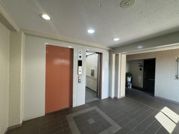Renovated 3LDK Apartment in Yokohama Sakae Ward Near Ofuna Station - Thumbnail 4