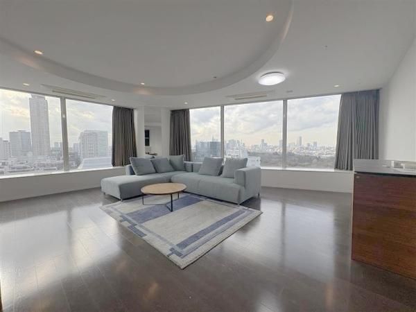 2LDK Apartment for Sale in Akasaka, Minato-ku, Tokyo - Thumbnail 4