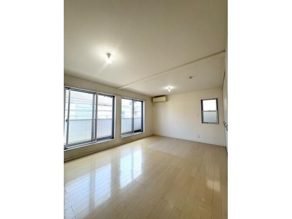 3LDK Detached House in Ibaraki City, Osaka – 116.64m² - Thumbnail 2