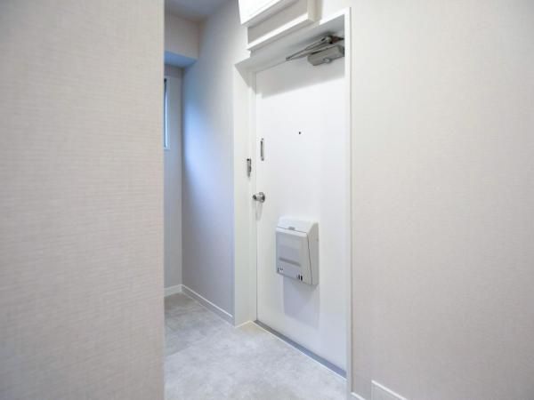 Renovated 2LDK Apartment in Tsurumi-ku, Yokohama for Sale - Thumbnail 3