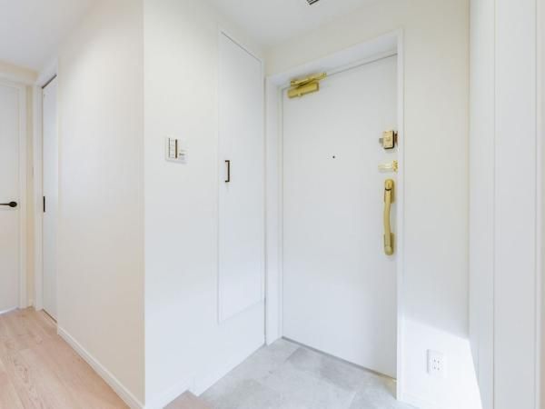Renovated 2LDK Apartment Near Kita-Koshigaya Station - Thumbnail 2