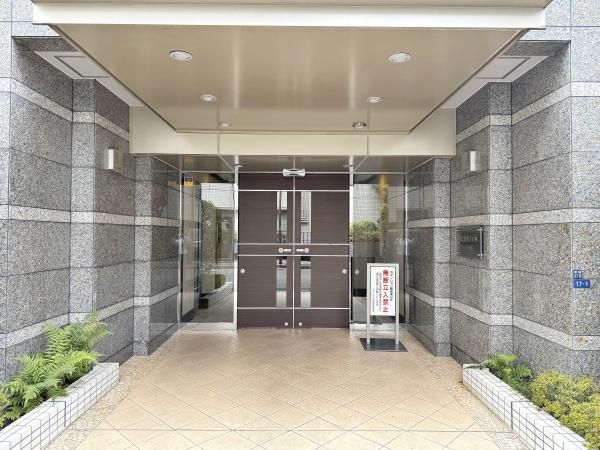 1LDK Apartment for Sale in Minato-ku, Tokyo, 39.23m2 - Thumbnail 3