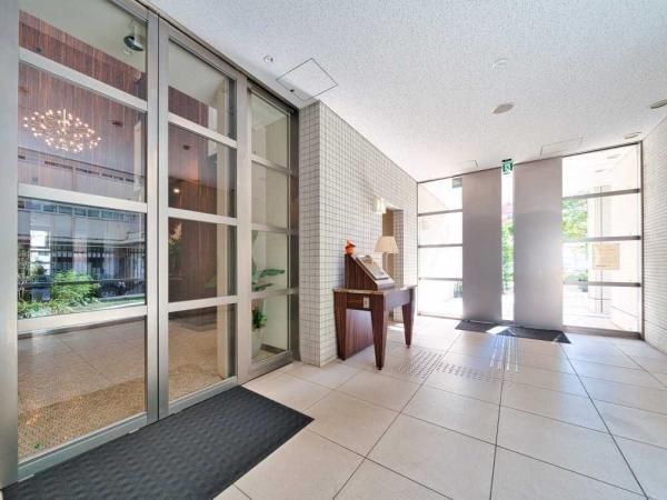 2LDK Apartment in Higashi-Ikebukuro, Toshima Ward, Tokyo - Thumbnail 3