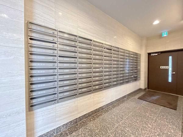1LDK Apartment for Sale in Gobancho, Chiyoda, Tokyo - Thumbnail 4