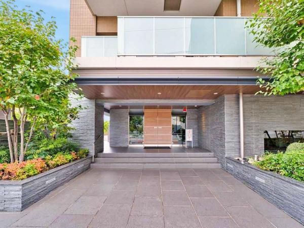 Renovated 3LDK Apartment for Sale in Shinagawa, Tokyo - Thumbnail 2