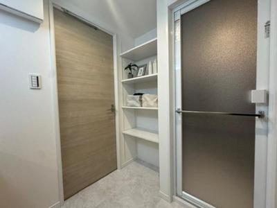 Renovated 2LDK+S Apartment for Sale in Nishi-ku, Yokohama — Front_door, Nishi, Kanagawa
