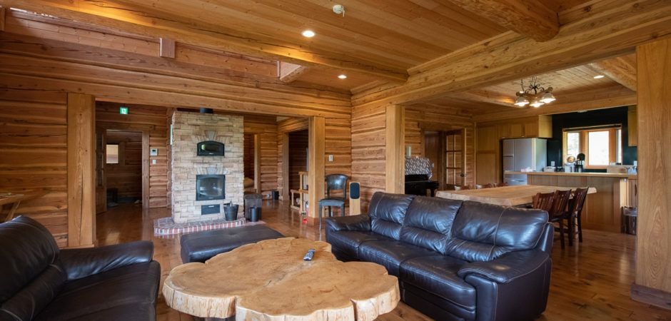 Luxury Log Home for Sale in Annupuri, Niseko - Thumbnail 2