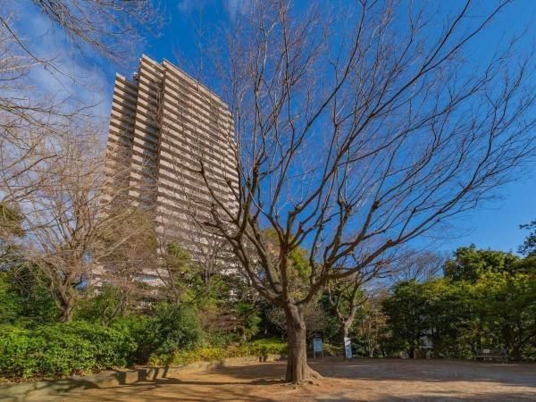 2LDK Apartment for Sale in Ebisu Garden Place, Meguro-ku - Thumbnail 3