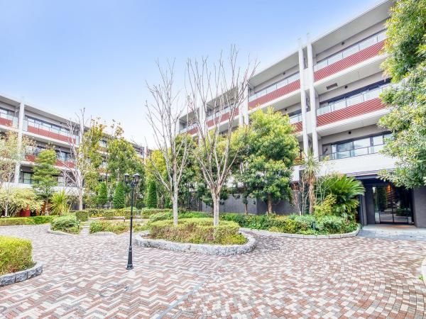 3LDK Apartment in Urayasu, Chiba - 107.58m² - Thumbnail 3