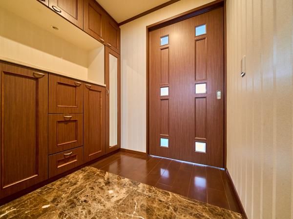 Premium 2LDK Apartment for Sale in Shirokane, Minato-ku - Thumbnail 3