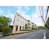 Brands Yoyogi Apartment in Shibuya, Tokyo - Thumbnail 4