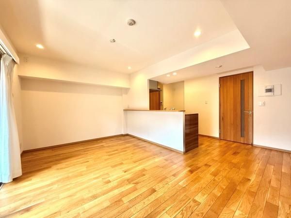 1LDK Apartment for Sale in Nishi-Azabu, Minato-ku, Tokyo - Thumbnail 4