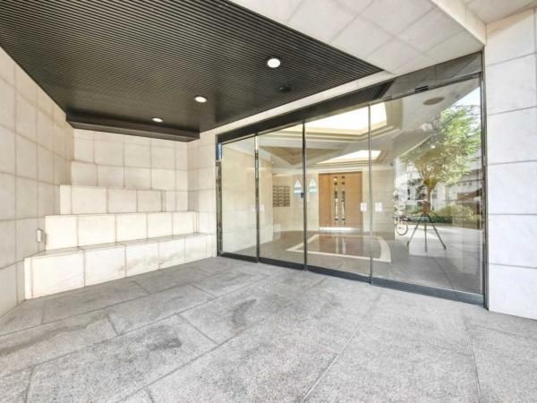 3LDK Apartment for Sale in Meguro, Tokyo - 106.51m² - Thumbnail 4