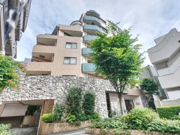 3LDK Apartment for Sale in Meguro, Tokyo - 106.51m² - Thumbnail 2