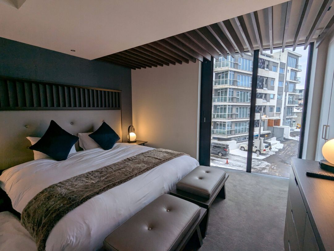 Luxury 2-Bedroom Ski-In Ski-Out Condo in Niseko - Thumbnail 4