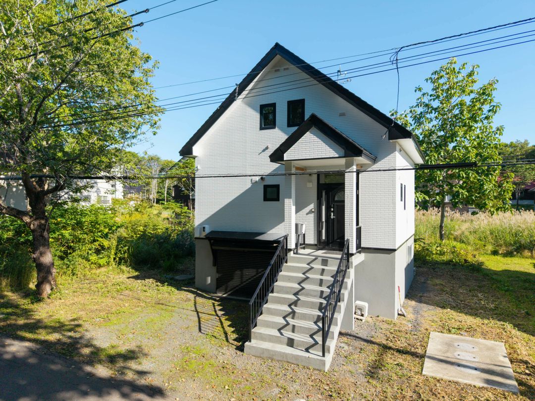 Cedar House Annupuri: Renovated Niseko Home with Private Onsen - Thumbnail 2