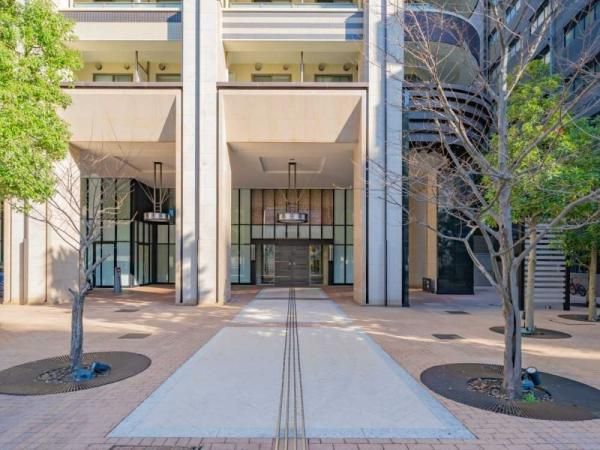 Renovated 1LDK Apartment in Park Court Toranomon Atago Tower - Thumbnail 3