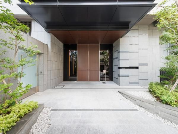 Proud Shiba Koen 2LDK Apartment for Sale in Minato, Tokyo - Thumbnail 2