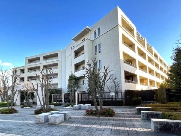 3LDK Apartment for Sale in Tsurumi, Yokohama - Thumbnail 2