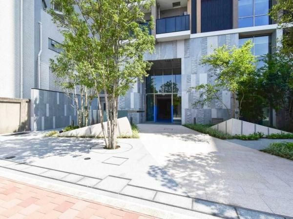 3LDK Apartment for Sale in Shirokane-dai, Minato-ku, Tokyo - Thumbnail 2