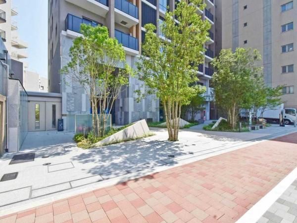 3LDK Apartment for Sale in Shirokane-dai, Minato-ku, Tokyo - Thumbnail 3