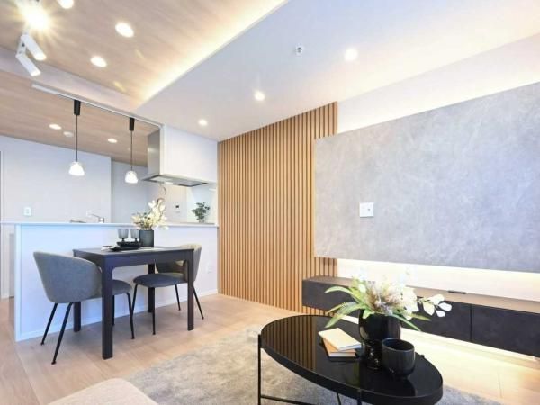 2LDK Apartment for Sale in Kachidoki, Chuo-ku, Tokyo - Thumbnail 4