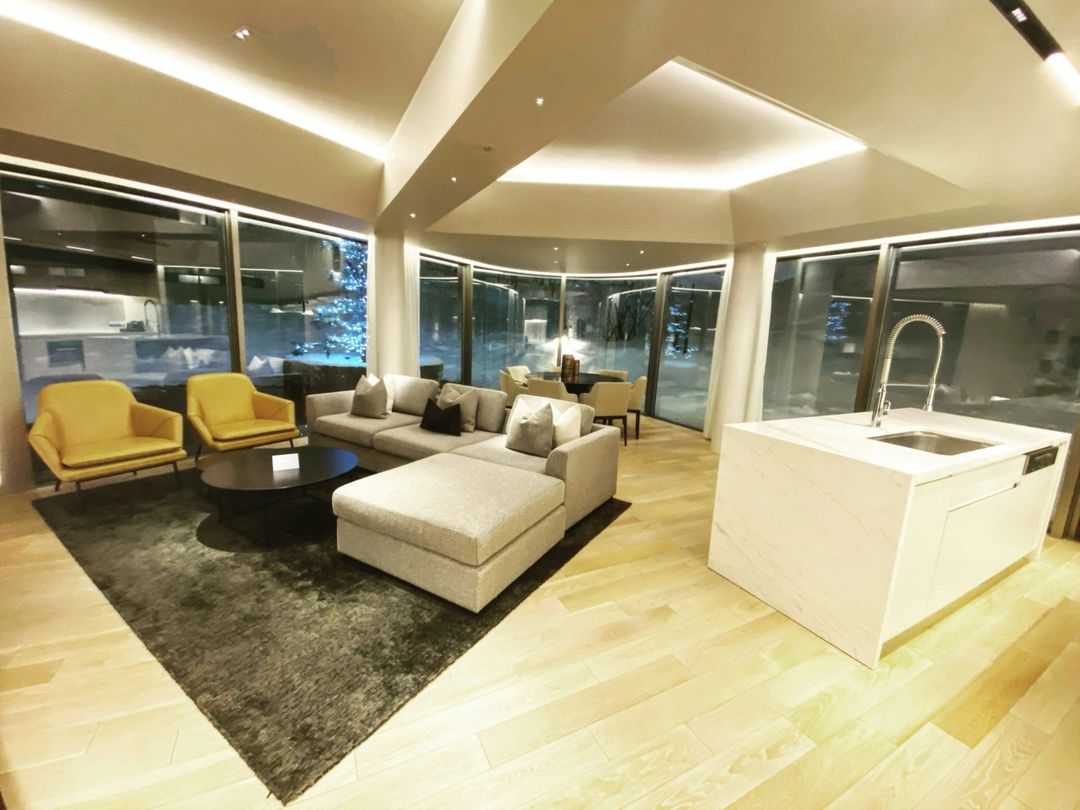 Skye Niseko 253: Luxury Ski-In/Ski-Out Apartment in Hirafu - Thumbnail 4