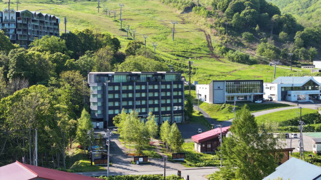 Ki Niseko 527 Ski-In Ski-Out 1.5 Bedroom Condo in Hirafu - Thumbnail 2