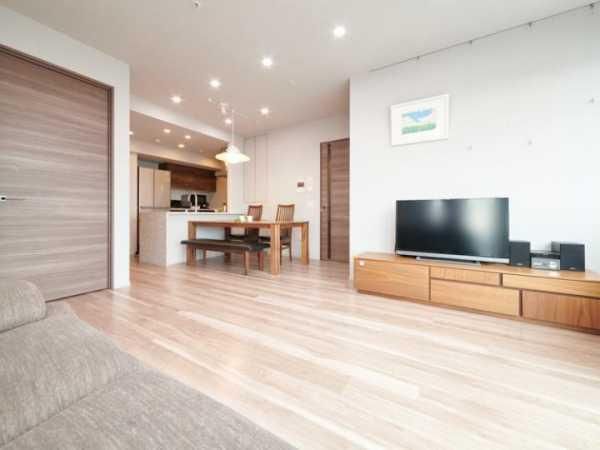 3LDK Apartment for Sale in Higashi-Ikebukuro, Toshima City, Tokyo - Thumbnail 3