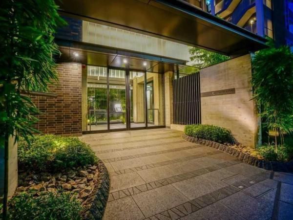 2LDK Apartment in Shinjuku, Tokyo - 66.5m2 - Thumbnail 4