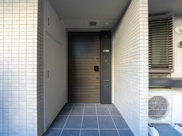 2LDK Apartment in Shinjuku, Tokyo - 66.5m2 - Thumbnail 3