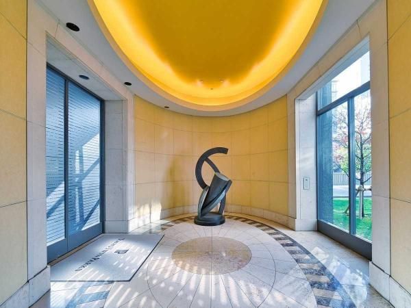 Renovated 2LDK in Tokyo Twin Parks Right Wing, Minato - Thumbnail 4