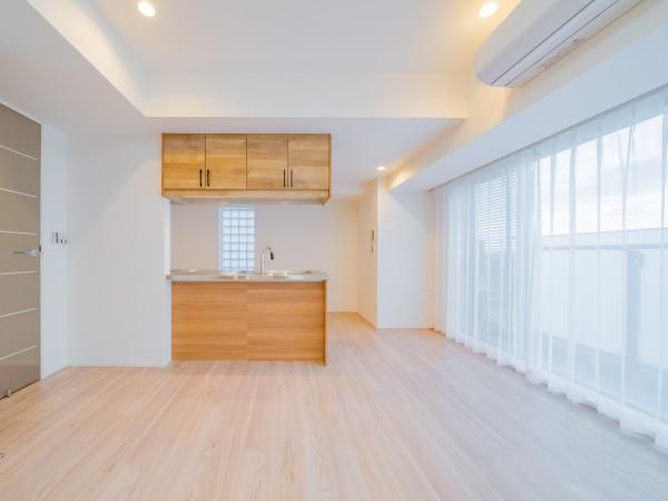 1LDK Apartment for Sale in Shoto, Shibuya, Tokyo - 77m² - Thumbnail 2