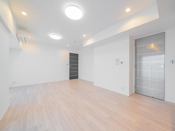 1LDK Apartment for Sale in Shoto, Shibuya, Tokyo - 77m² - Thumbnail 4