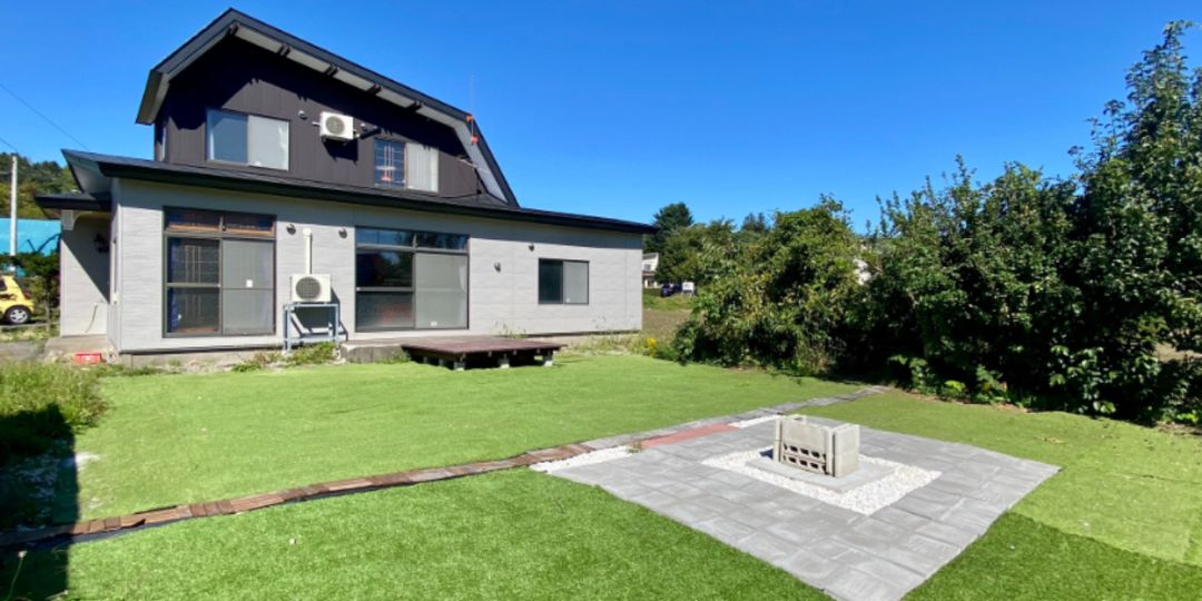 Gray House Toya: Renovated Lakefront Home with 8% Yield - Thumbnail 3