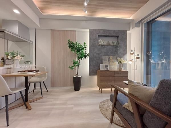 Renovated 1LDK Apartment in Nishi-Azabu, Minato-ku - Thumbnail 2