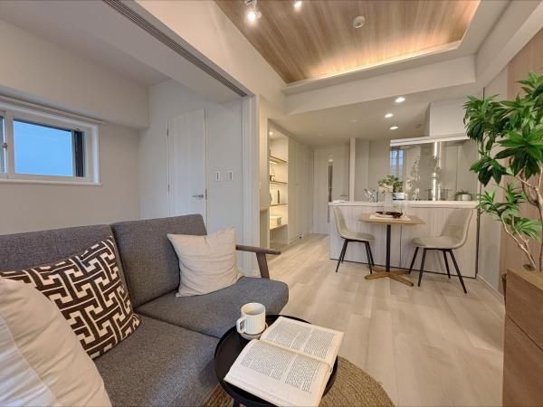 Renovated 1LDK Apartment in Nishi-Azabu, Minato-ku - Thumbnail 3
