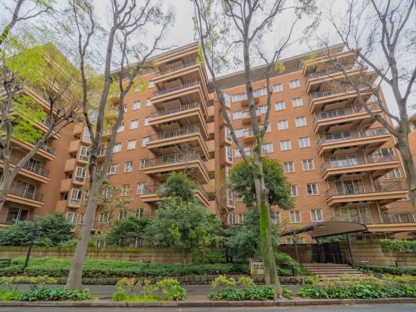 Spacious 2LDK Apartment for Sale in Hiroo, Shibuya-ku - Thumbnail 2